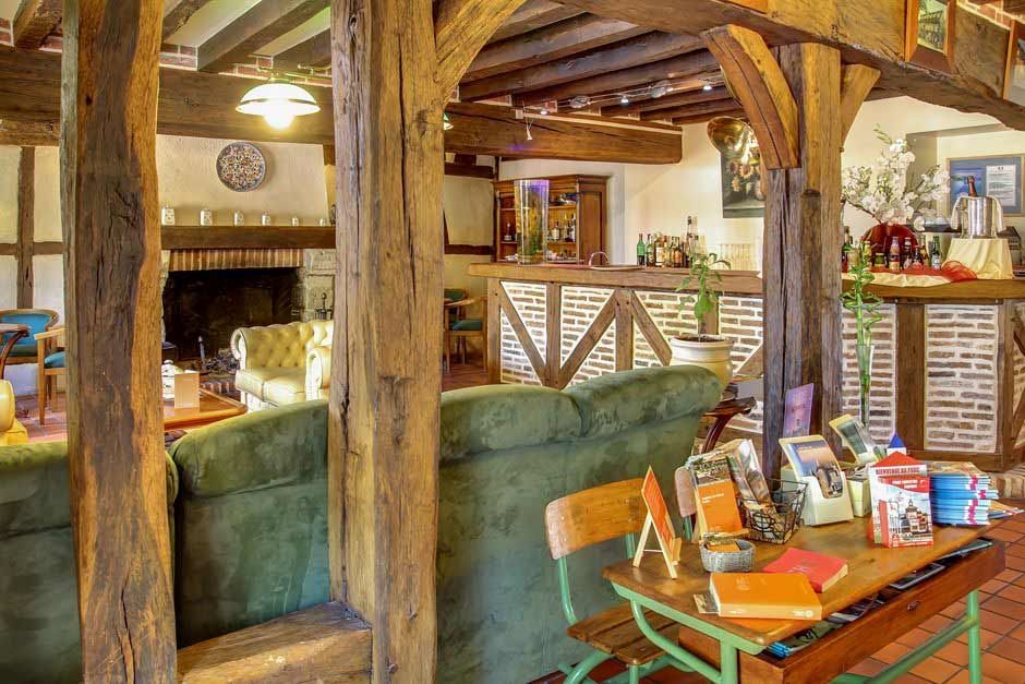 Auberge Du Cheval Blanc - Teritoria Selles-Saint-Denis Restaurace fotografie